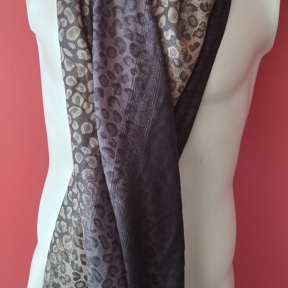 FOX Hat size 6 7/8-7 1/4$28 +free scarf . Hat is practically new - Picture 5 of 8